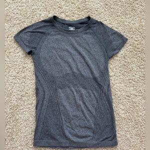 Athleta Momentum Seamless Tee- Size Small